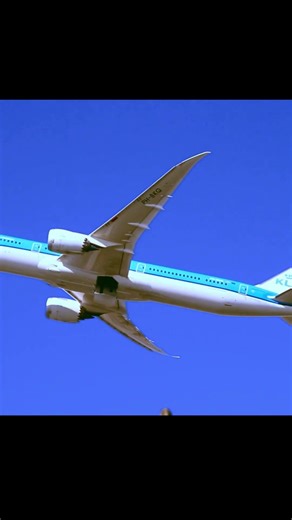 KLM B787-10 Dreamliner Departure from San Diego International Airport #sandiego #b787 #klm