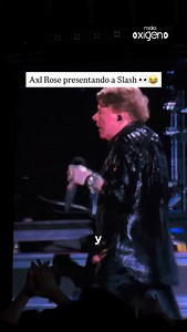 Axl: Slash 😏 Slash: 🎸🤙🏻 #concierto #peru #gunsroses #rock #slash #axlrose | Oxigeno