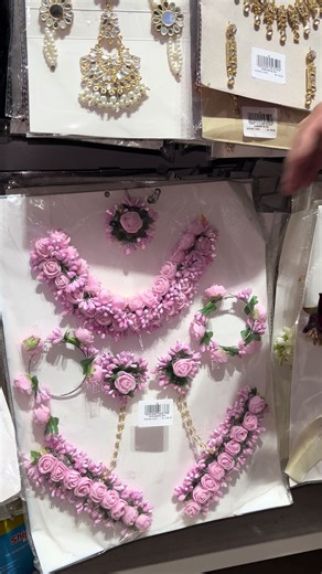 Mehndi set available at pc world mall #foryoupage❤️❤️ #pcworldmall #growaccounttiktok🔥 #viralvideo #fashiondesign