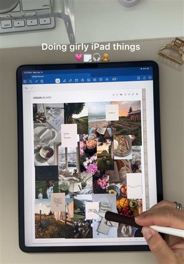 Always look forward to when I can relax and plan on my iPad 💗📝🎧 Planner: Custom planner (link in bio) Device: iPad Pro 12.9” #ipadgirly #ipad #digitalplanner #ipadplanner #ipadaesthetic