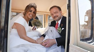 Mahkameh & Alexander zu Schaumburg-Lippe : Märchenhochzeit! Ihr Hochzeitslook ist wahrlich zauberhaft