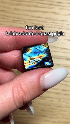 Conosci altre curiosità sulla labradorite?🍭 🌀 #interestingfacts #funfact #showerthoughts #labradorite
