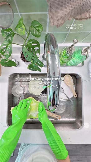 let’s clean my studio apartment ft. @insta360 official go ultra vlogging camera!🧼🫧 what’s a chore you don’t mind doing?🧹🌱 cleaning my apartment is actually such a cozy, therapeutic activity for me, so I’m glad I got to capture it with one of my favorite cameras!☁️ If you’re interested in checking it out, you can use my code “Eunice” or go to the link in my bio to get a free gift with your insta360 (limited)!💚 🏷️🌿 #cleanwithme #cozyapartment #pinterestaesthetic #sundayreset #insta360goultr