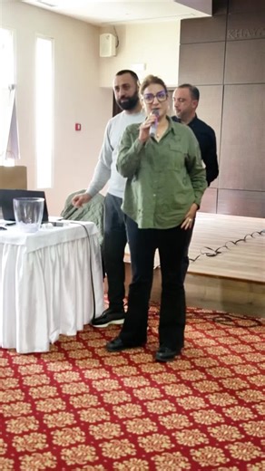 Atelier de Communication Digitale . Une journée riche en énergie, en pratique et en échanges ! Nos participants ont travaillé sur le développement d’une présence digitale forte et stratégique à travers : 🔹 Création et gestion professionnelle d’une page Facebook 🔹 Utilisation efficace de WhatsApp Business 🔹 Introduction pratique à TikTok et techniques d’engagement 🔹 Techniques de photographie et création de contenu 🔹 Bases du marketing digital et stratégie de publication Un atelier 100% prat