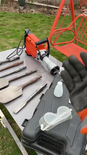 Efficient Use of VEVOR Jack Hammer for Demolition