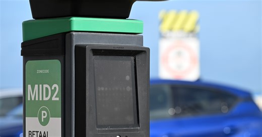 L'horodateur ne fonctionne pas, cette octogénaire risque 312 € d'amende pour 11 minutes de stationnement impayé : "Je ne me laisserai pas intimider"