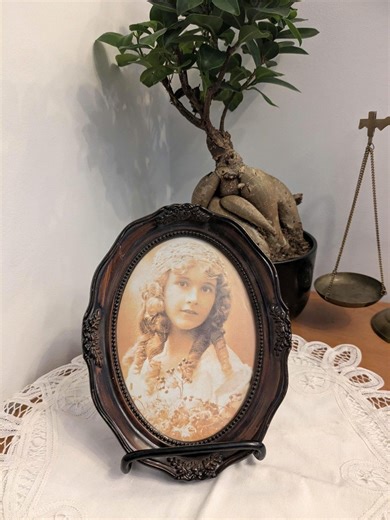 Vintage Victorian Style Oval Frame With Portrait Print, Ornate Dark Frame, Romantic Cottagecore Decor, Antique Style Wall or Table Frame - Etsy