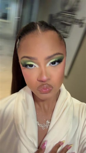 Modeling Day Highlights with Niyahbooo