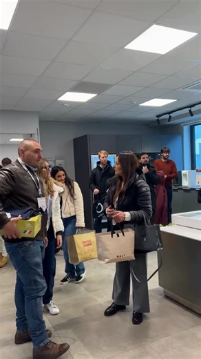 Yesterday we had the pleasure of opening our doors to the Kaizen Institute Italy for a training day dedicated to sharing best practices and exploring the Kaizen methodology. The Kaizen Benchmark Visit is an event open to professionals, companies, and individuals interested in exploring continuous improvement — a Japanese approach to process management that we successfully apply at Blupura, as proudly demonstrated by our recent Kaizen Award Italia 2025. Our guests were guided through our producti