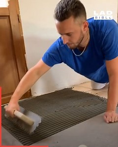 115K views · 112 reactions | The process of laying flooring is so satisfying to watch (and listen to) 襤 | Do It Yourself | Facebook