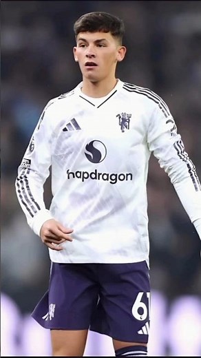 The moment Shea Lacey made his Man United debut vs Aston Villa (Aston Villa vs Man United 2-1)