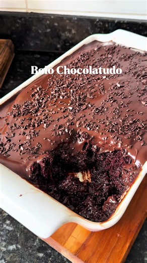 Bolo chocolatudo: receita fácil de bolo de chocolate