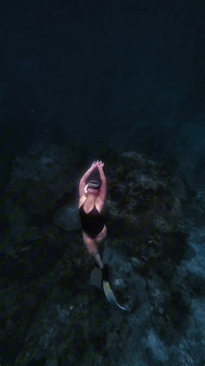 the ocean doesn’t care who you are, so I show up as me. 𓇼