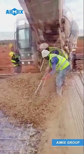 Self Loader Mixer Truck Discharge Concrete and Concrete Placement