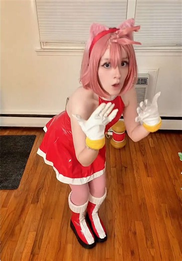Sonic Bias: Amy Rose Cosplay Challenge