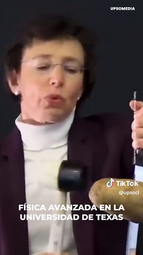 Experimenting with Gyroscopes: Profesora Tatiana's Fascinating Demonstration