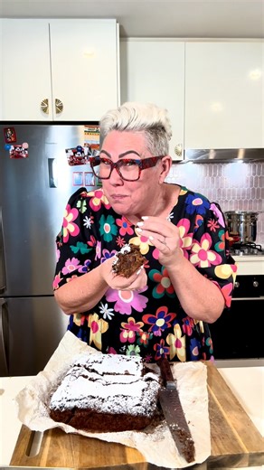 Chocolate Zucchini Cake – The Secretly Healthy Dessert You’ll Love! 🍰🌿 The recipe is in the comments. ⬇️ Day 3 of our veggie-filled adventure and I’m bringing dessert to the table—Easy Chocolate Zucchini Cake! 🥒🍫 It’s rich, moist, and so chocolatey you’d never guess it’s packed with fresh zucchini. The magic? That hidden veg keeps the cake beautifully soft while letting the chocolate shine. ✨ Perfect for afternoon tea, school lunches, or a sweet weekend bake. Serve it dusted with icing sugar