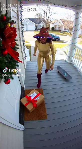 Porch exploding package box with glitter🏳️‍🌈✨🦄#porchpiratecaught #glitter #package #prank #fyp