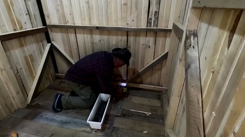 DIY rustic cabin build: Step-by-step woodworking & cozy interior reveal