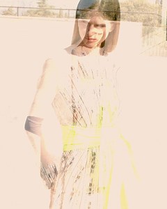 42K views · 1.1K reactions | Un mondo fatto di bellezza e distintivo glam; la collezione Clips Spring Summer 2023 introduce una donna dalle linee scivolate e pulite, disegnate sulla silhouette come una carezza, pastelli bon ton dall’allure vintage e sirene shining appena uscite dall’acqua. #clips #clipsofficial #clipsSS23 (In collaborazione con Clips) | Vanity Fair Italia | Facebook