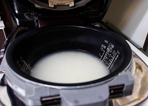 Ceramic vs Stainless Steel Rice Cooker: Which is Better? - We Know Rice