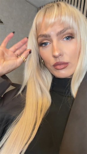 This was needed!!! Lads, genuinely if you have issues with hair growth and thickness, this @kerastase_official genesis serum is unreal. Took a few weeks using it before I saw results but wait is worth it because the difference is wild! As always - @stephbarberhair in @hermanshaircare_ in Dundrum is the queen when it comes to my hair and fringe 👏🏼😂 #hair #freshhighlights #fringe #blonde #newhairday | Callyann Brennan