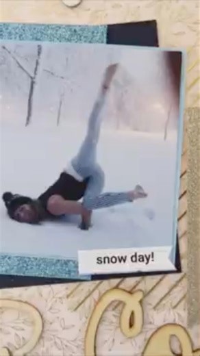 ❄️Snowflakes | Winter Scrapbook Layout #shorts #youtubeshorts #scrapbooking