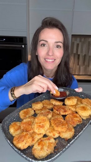 Stella Drivas  on Instagram: "LOW CARB CHICKEN NUGGETS this delicious recipe is in my NEW cookbook!! And there’s just 4 days left till the publishing date  Comment COOKBOOK to receive a link  in your DMs to preorder today! Thank you to everyone who has already pre-ordered the book! Don’t forget to enter the KitchenAid StandMixer GIVEAWAY - winners will be announced tomorrow!!  https://hungryhappens.net/the-hungry-happens-cookbook/ 冀Stella"