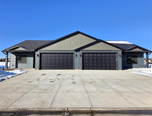 1227 Wisteria Ln, New Richmond, WI 54017 - MLS 7021875 - Coldwell Banker