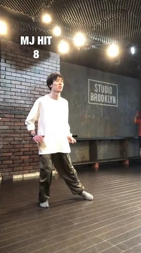 "生徒へマイケルレッスン風景" （技コンボ） マイケルジャクソン ダンス ムーンウォーク サイドウォーク 3ステップなど。 今回のレッスンも盛り上がりました！