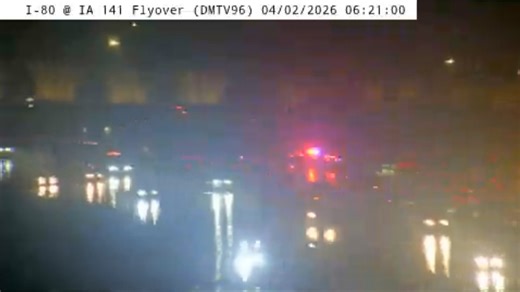 Crash on I-80/35 westbound temporarily blocks right shoulder