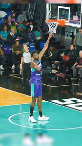 1M views · 24K reactions | Mark Williams is a CHEAT CODE! 7'7 Wingspan with a 9'9 standing reach at 7 feet 2 inches tall 勞 | Ballislife | Facebook