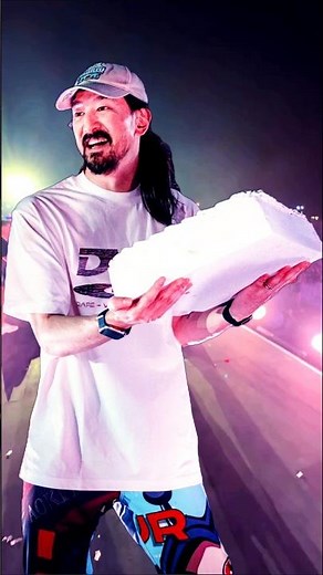 Steve Aoki "Cake Face" live at Untold Festival Dubai #steveaoki #festival