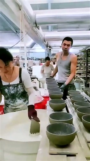 Efficient Ceramic Bowl Glazing Process Using Better Methods #ceramics