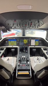 A standout of the show — the Praetor 600 transcends expectations with its best-in-class range, superior runway performance, and innovative technology. It’s easy to see why the world’s most disruptive and technologically advanced super-midsize jet continues to capture the attention of showgoers and customers alike. . Destaque do evento — o Praetor 600 supera expectativas com o melhor alcance da categoria, superior desempenho de pista e tecnologia inovadora. É fácil entender por que o jato da cate