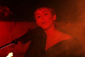 Watch Miley Cyrus Cover Pink Floyd's "Wish You Were Here" │ Exclaim!