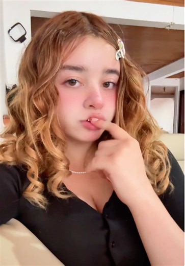 Sarah Sophia: Su Transformación y Nuevos Videos