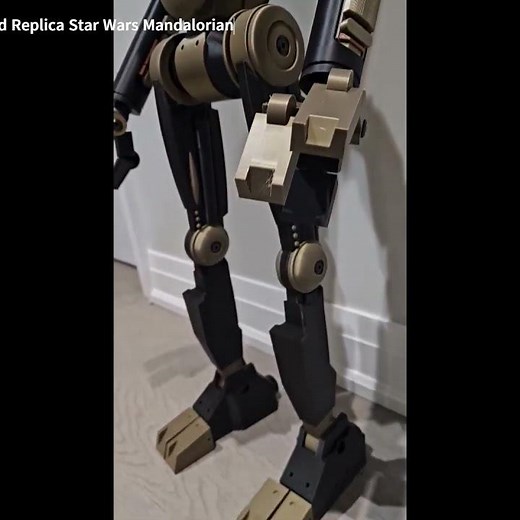 Pit Droid Replica 3D printed build from Star Wars 2025