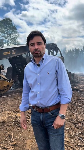 26K reactions · 2.5K shares | Cuarto atentado incendiario en 72 horas, y todo indica que no terminarán hasta el día de la elección. Hoy fueron 7 máquinas de una empresa del rubro forestal. El Estado perdió el control y hay que recuperarlo. Quedan solo 122 días de este pésimo gobierno, y luego las reglas cambian. A los terroristas no les tenemos miedo y, junto a @joseantoniokast, los vamos a encarcelar. | Rodolfo Carter | Facebook