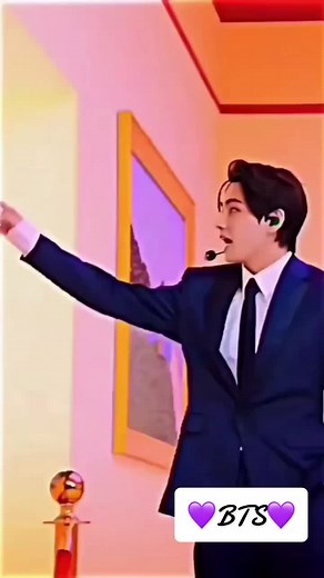 Our OT7 with der paintings..💜💜💜#fyp #liezl_n #btsarmy