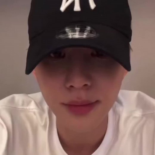 Pronunciation of English Accent by Jungwoo of NCT