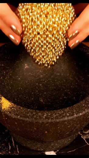 OMG soo sagisfying😍#ASMR #strawberry #ai #asmrsounds #relaxing