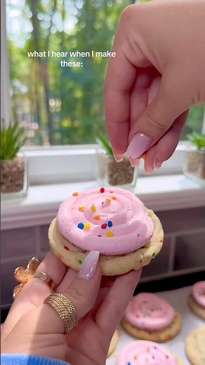 frosted confetti cookies 🍭🪴 recipe is on www.identicalrecipes.com :)