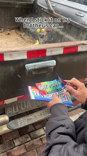 This is hilarious on the road😢😫#funnybumperstickers #carstickers #unhinged #TiktokShopSpringGlowUp#fyp