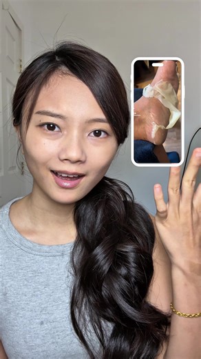 Foot peel gone wrong? 😵‍💫🦶 ..... Has anyone experienced this foot mask? I keep seeing videos of very insane foot peels. I am not sure why my feet didn't peel as much 🥺 Thankfully, the pack came with two mask, so I will try again next time. If you girlies have any advice for me, please drop them on the comments below ☺️💗 ..... 🦶Deets: @Plantifique Foot Peel with Aloe Vera ..... #skincare #selfcare #diyathome
