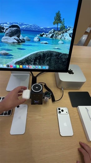 The multifunctional robot can charge, play music and set the alarm clock.#creative #airpods #iwatch