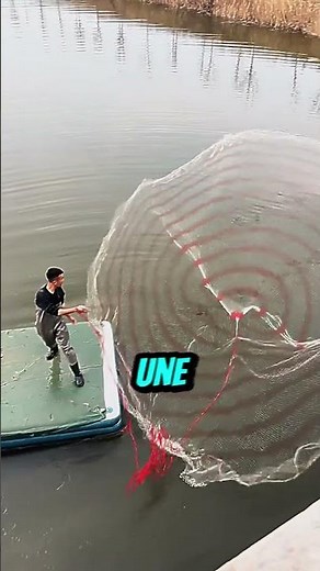 Art Ancestral : Un Lancer de Filet Parfait en Chine 🎣🌊