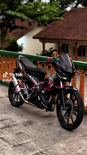 Cinematic Satria Fu 150: Modifikasi Motor dan Racing