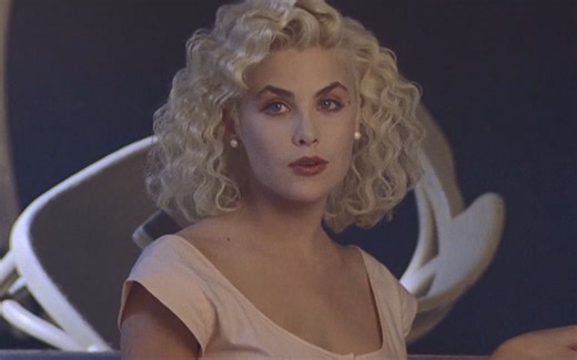 为艺术献身的女星—雪琳·芬 Sherilyn Fenn