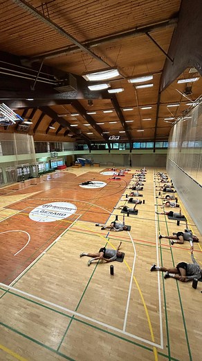 FK Sarajevo on Instagram: "Ekipa je današnji dan započela jutarnjim treningom u fitness centru, fokusiranim na snagu i stabilnost. U nastavku dana slijedi još jedan trening, ovaj put na terenu, gdje nastavljamo s tehničko-taktičkim pripremama za nadolazeće izazove! #fksarajevo"